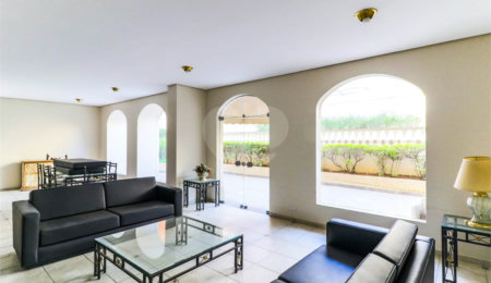 Apartamento à venda com 3 quartos, sendo 1 suíte,  em Santo Amaro, São Paulo, SP