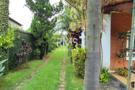 Casa à venda com 4 quartos, sendo 1 suíte,  em Villarejo Sopé da Serra (Vilarejo), Cabreúva, SP