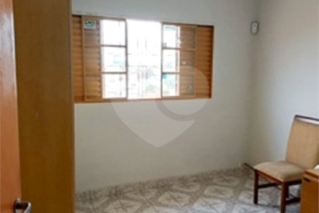 Casa à venda com 3 quartos, sendo 1 suíte, em Vila Roque, São Paulo, SP