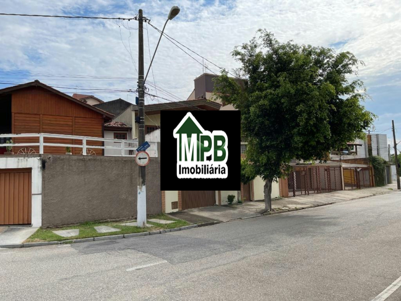 Sobrado à venda com 3 quartos, sendo 1 suíte, em Jardim Refúgio, Sorocaba, SP
