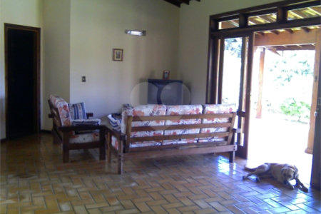 Casa à venda com 2 quartos, sendo 1 suíte, no condomínio Novo Horizonte, Piracaia - SP