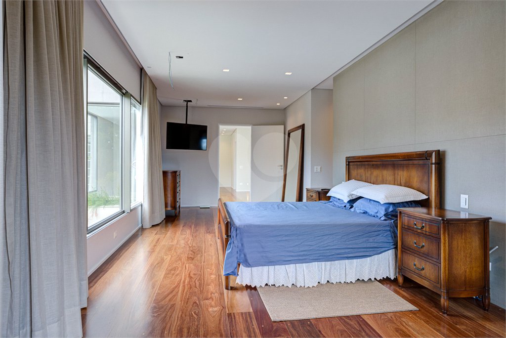 Casa à venda com 5 suítes em Jardim Cordeiro, São Paulo, SP