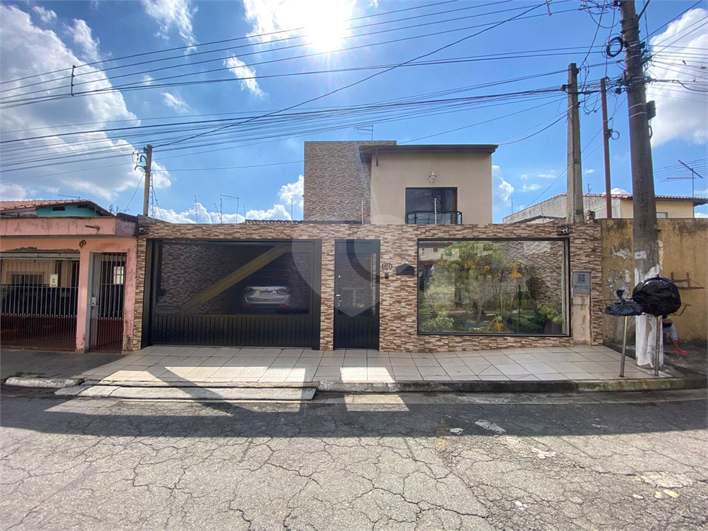 Sobrado à venda com 3 quartos, sendo 1 suíte,  em Jardim Modelo, Suzano, SP