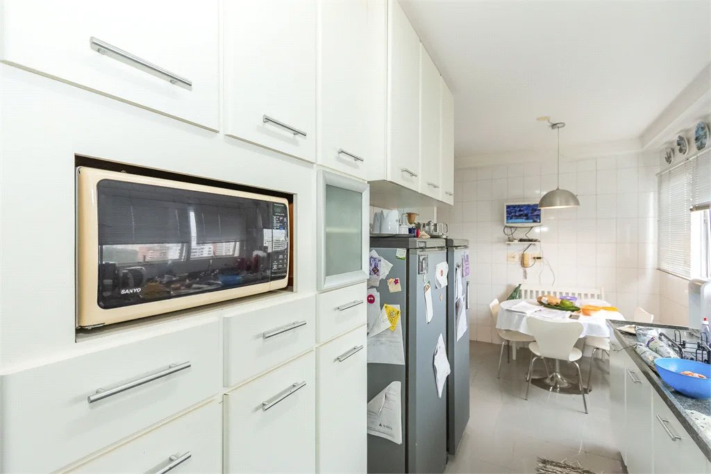 Apartamento à venda com 4 quartos, sendo 3 suítes, em Vila Andrade, São Paulo, SP