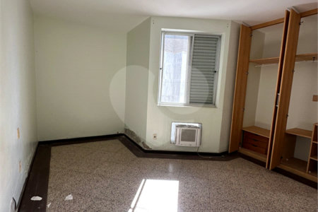 Cobertura à venda com 4 quartos, sendo 2 suítes,  em Braga, Cabo Frio, RJ