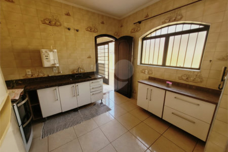 Casa Térrea à venda com 3 quartos, sendo 1 suíte, no Centro, Indaiatuba, SP