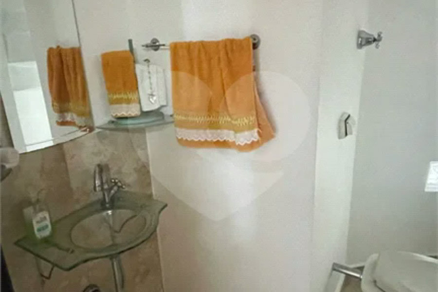Sobrado à venda com 4 quartos, sendo 2 suítes, em Mandaqui, São Paulo, SP