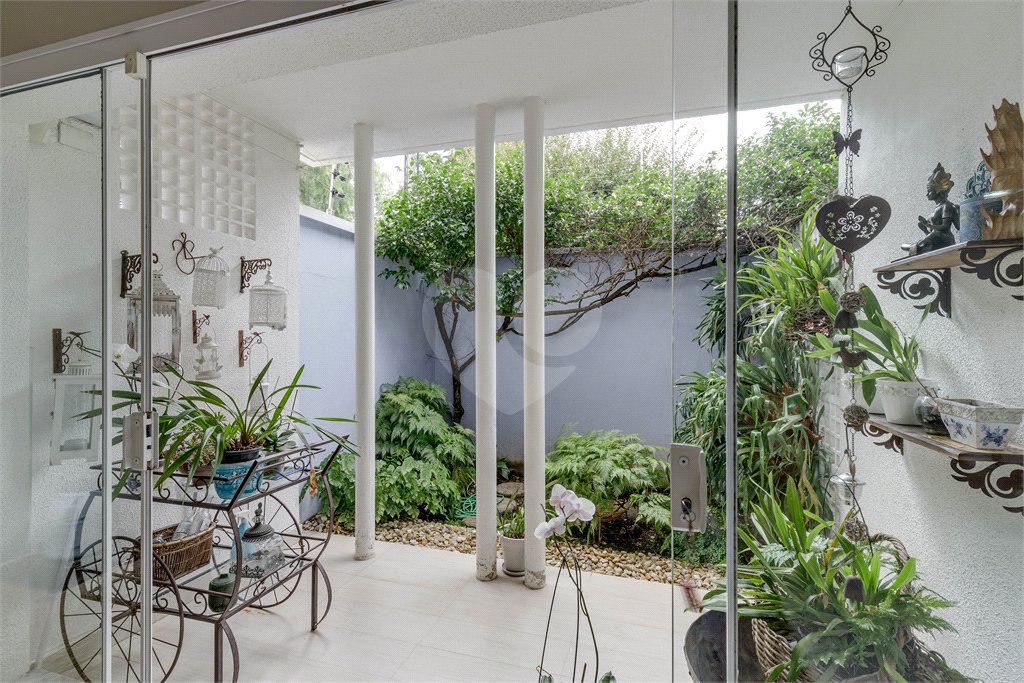Casa de Vila à venda com 3 quartos, sendo 2 suítes, em Brooklin Velho, São Paulo, SP