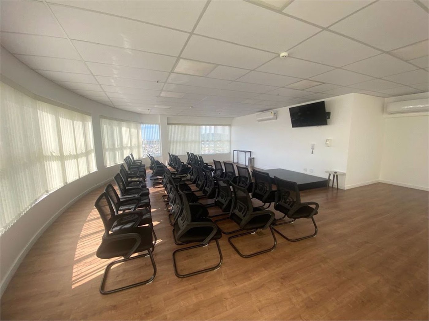 Sala Comercial à venda, Ponta da Praia, Santos - SA0100.