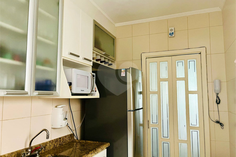 Casa à venda com 3 quartos, sendo 2 suítes, no condomínio Res Green Villagge, São Paulo - SP