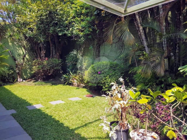 Sobrado à venda com 3 quartos, sendo 2 suítes,  em Brooklin Velho, São Paulo, SP