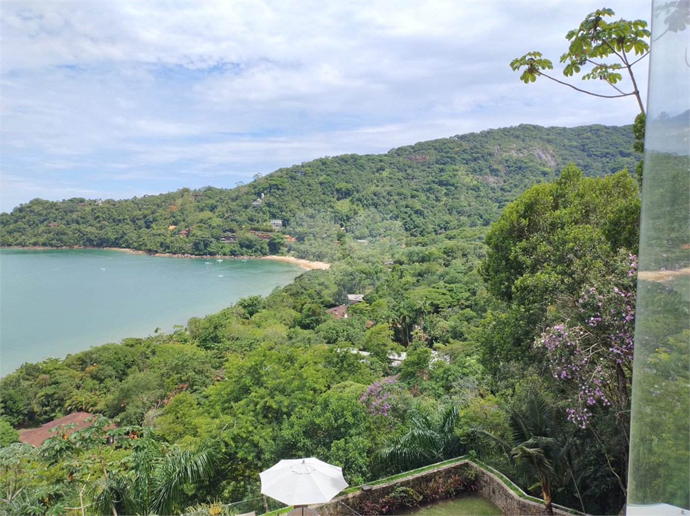 Casa à venda com 4 suítes em Praia Vermelha, Ubatuba, SP