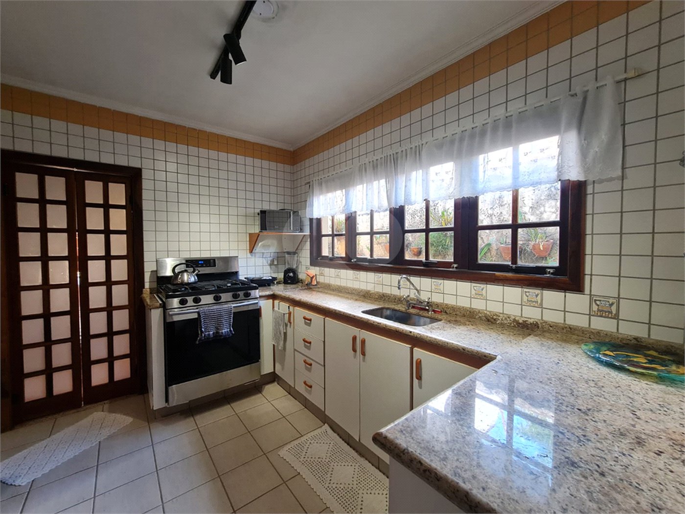 Casa Térrea à venda com 4 quartos, sendo 2 suítes, em Interlagos, São Paulo, SP