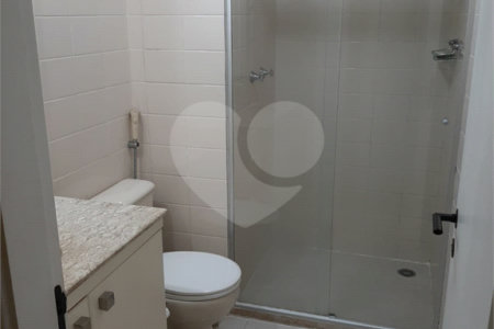 Apartamento à venda com 3 quartos, sendo 1 suíte, em Santo Amaro, São Paulo, SP