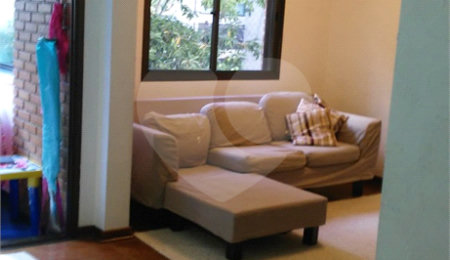 Apartamento à venda com 3 quartos, sendo 1 suíte,  em Jardim Vitória Régia, São Paulo, SP