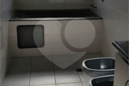 Sobrado à venda com 4 quartos, sendo 1 suíte,  em Olímpico, São Caetano do Sul, SP