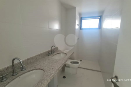 Apartamento à venda com 3 suítes em Moema, São Paulo, SP