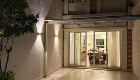 Casa à venda com 4 suítes no condomínio East Village, São Paulo - SP