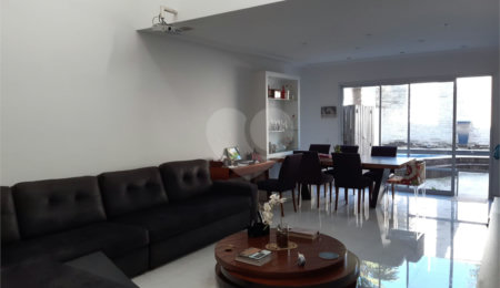 Casa à venda com 4 quartos, sendo 3 suítes,  no condomínio Cond Residencial Villagio da Serra, São Paulo - SP