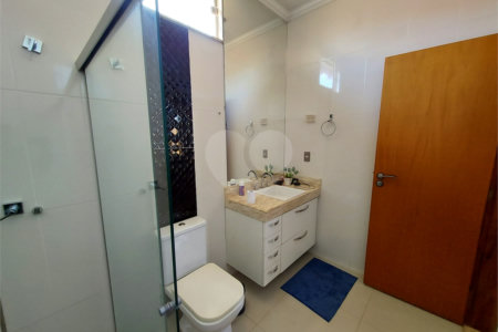 Casa à venda com 4 quartos, sendo 2 suítes, no condomínio Nascente do Jaraguá, Araraquara - SP
