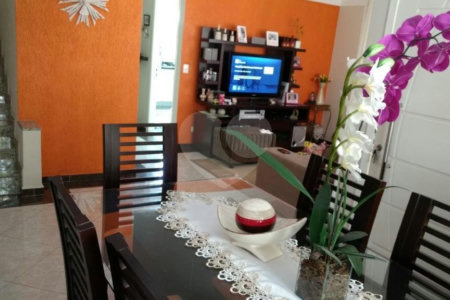 Casa à venda com 3 quartos, sendo 1 suíte, no condomínio Residencial Água Fria, São Paulo - SP
