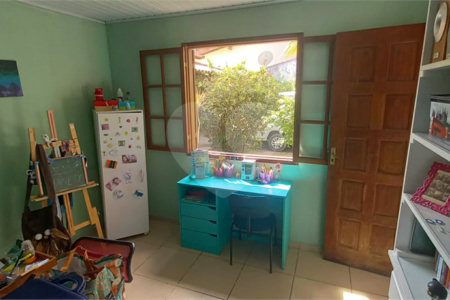 Casa à venda com 3 quartos, sendo 1 suíte, em Areal, Araruama, RJ
