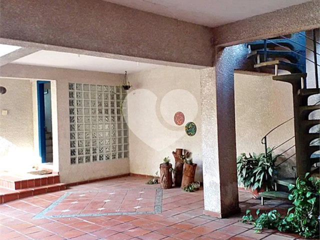 Sobrado à venda com 4 quartos, sendo 3 suítes,  em Tremembé, São Paulo, SP
