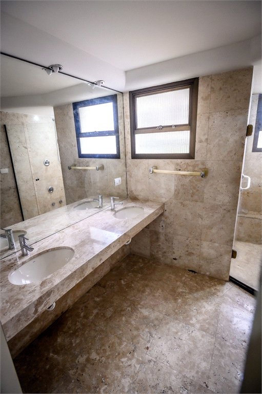 Apartamento à venda com 3 suítes em Paineiras do Morumbi, São Paulo, SP