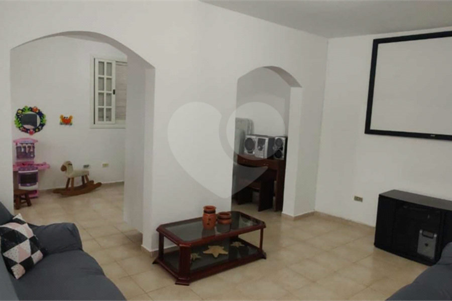 Chácara à venda com 5 quartos, sendo 2 suítes, no Centro, Piracaia, SP
