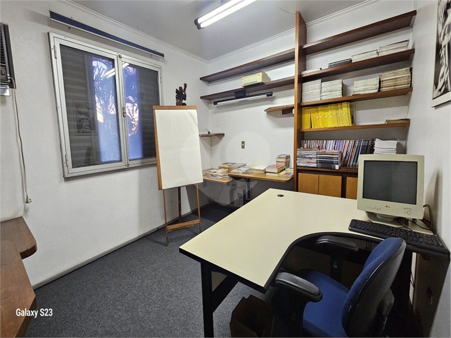 Casa à venda com 8 quartos, sendo 2 suítes, em Indianópolis, São Paulo, SP