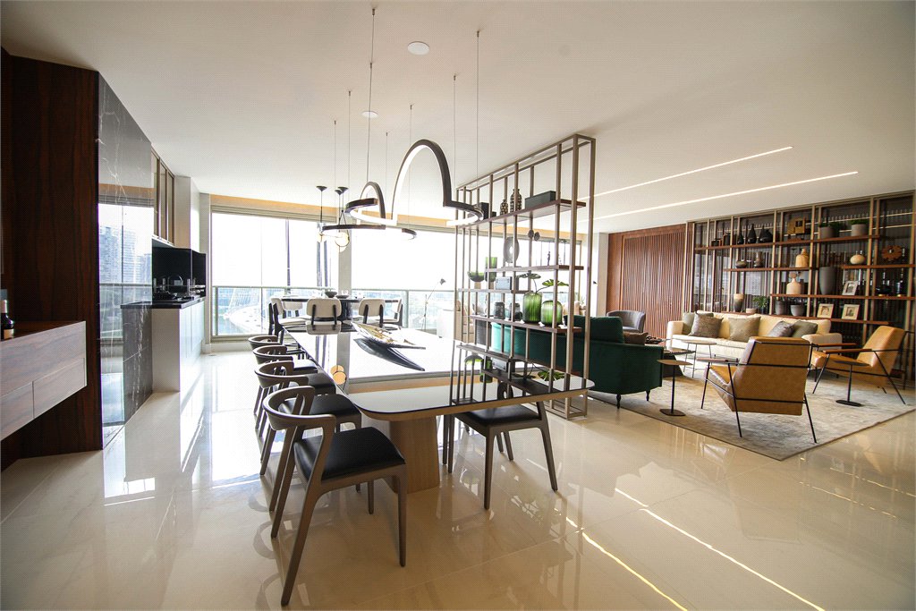 Apartamento à venda com 4 suítes em Real Parque, São Paulo, SP