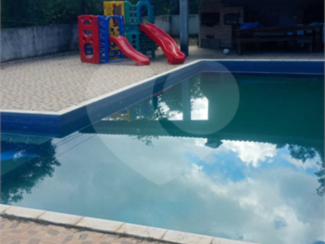 Condomínio para alugar com 3 quartos, sendo 1 suíte,  em Caraguatá, Mairiporã, SP
