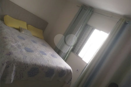 Sobrado à venda com 3 quartos em Vila Nivi, São Paulo, SP