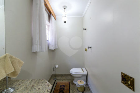 Sobrado à venda com 4 quartos, sendo 2 suítes, em Brooklin Velho, São Paulo, SP