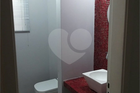 Sobrado à venda com 3 quartos, sendo 1 suíte, em Vila Paulista, São Paulo, SP