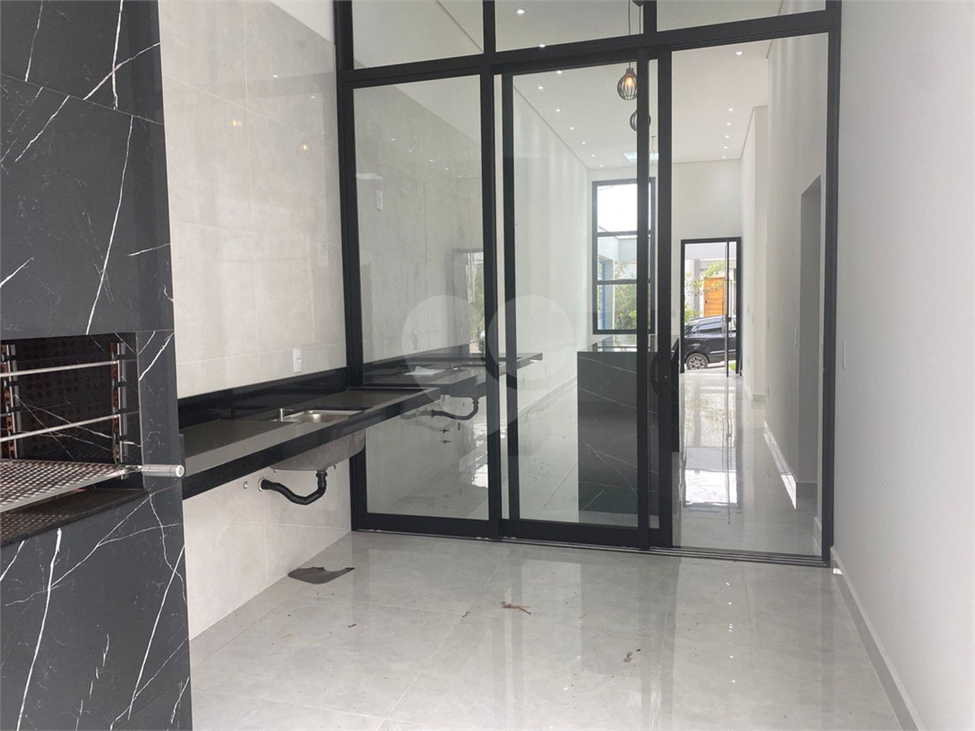 Casa à venda com 3 quartos, sendo 1 suíte, no condomínio Horto Florestal Villagio, Sorocaba - SP