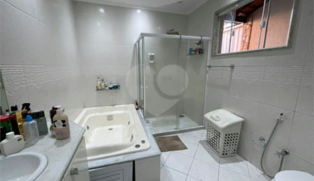 Casa à venda com 4 quartos, sendo 1 suíte,  em Campo Grande, Rio de Janeiro, RJ