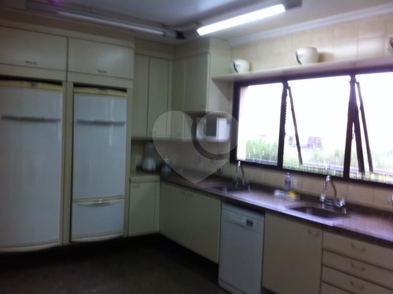 Apartamento à venda com 4 suítes em Real Parque, São Paulo, SP