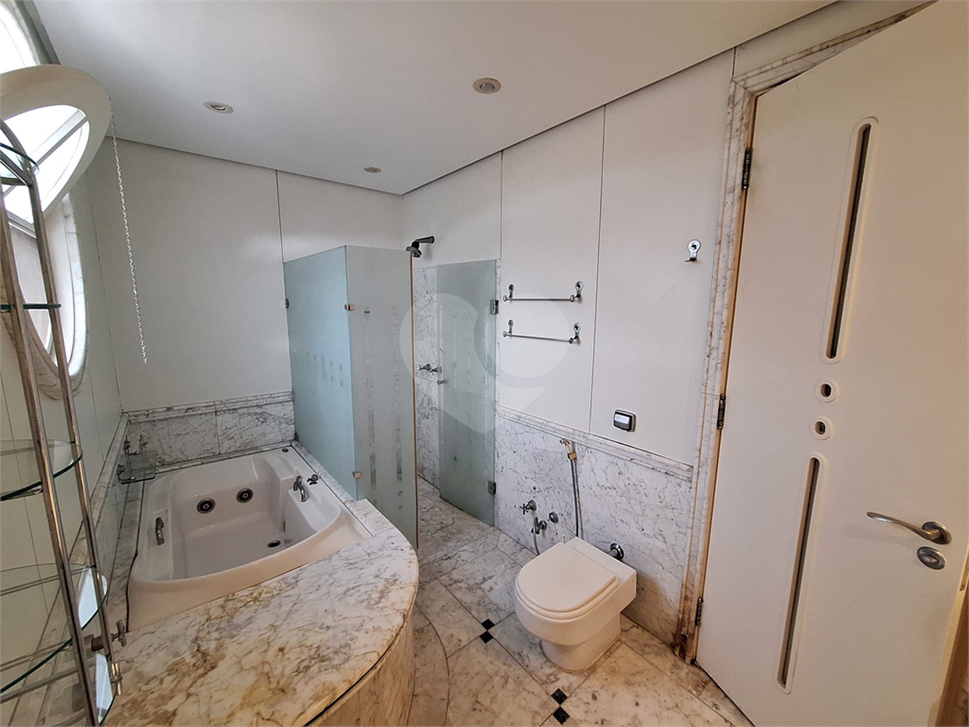 Casa à venda com 4 suítes no condomínio Villagio DI Sopra, São Paulo - SP