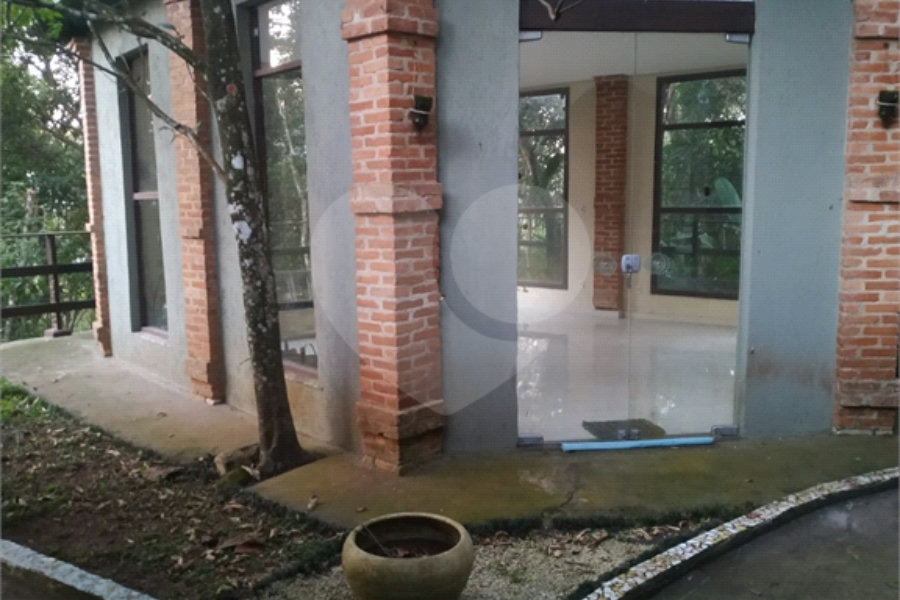 Casa à venda com 3 suítes no condomínio Alpes da Cantareira, Mairiporã - SP