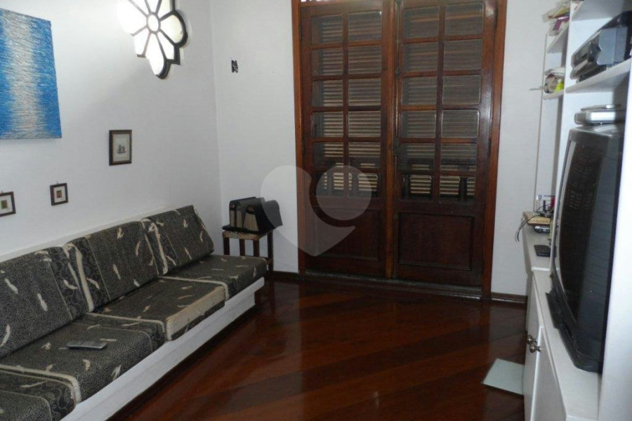 Casa Térrea à venda com 3 suítes em Jardim Franca, São Paulo, SP