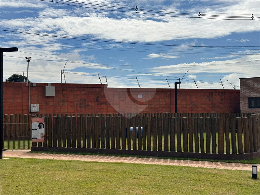 Casa à venda com 3 quartos, sendo 1 suíte, no condomínio Residencial Villagio Wanel, Sorocaba - SP
