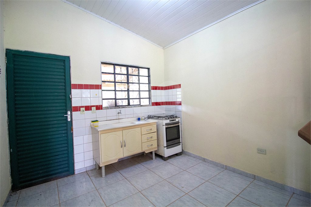 Casa à venda ou para alugar com 5 quartos, sendo 2 suítes, no condomínio Restinga Verde, São Roque - SP