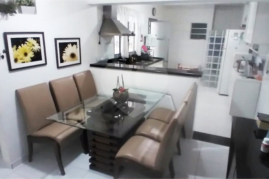 Casa à venda com 4 quartos, sendo 1 suíte, em Santana, São Paulo, SP