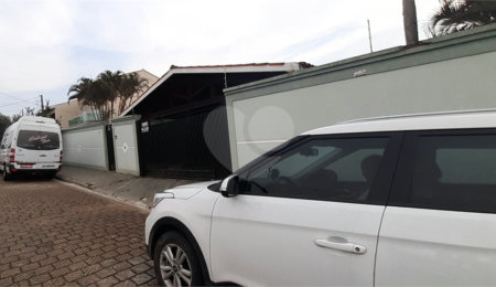 Casa à venda com 5 quartos, sendo 1 suíte, no Centro, Bom Jesus dos Perdões, SP