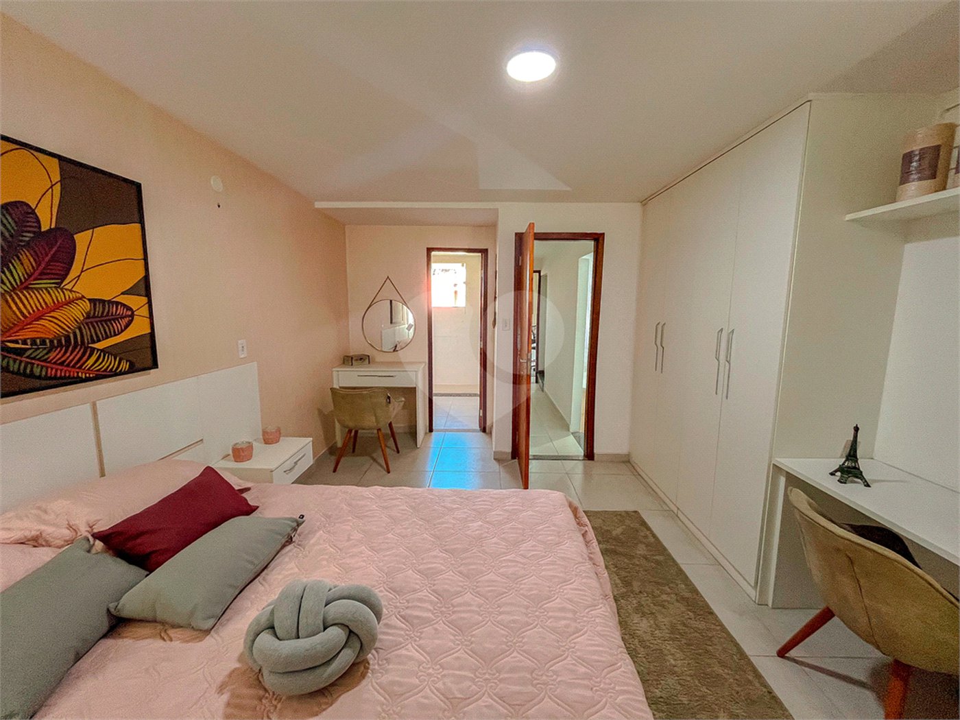 Casa à venda com 4 quartos, sendo 1 suíte, no condomínio Imperial Santa Cruz, Rio de Janeiro - RJ