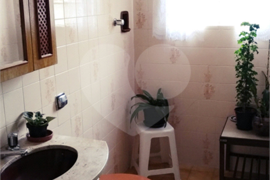 Casa à venda com 4 quartos, sendo 2 suítes,  em Vila Romero, São Paulo, SP