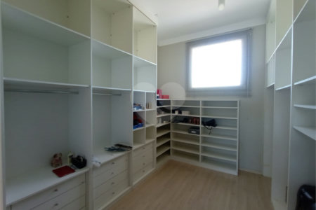 Casa à venda com 3 suítes em Vila Nastri, Itapetininga, SP