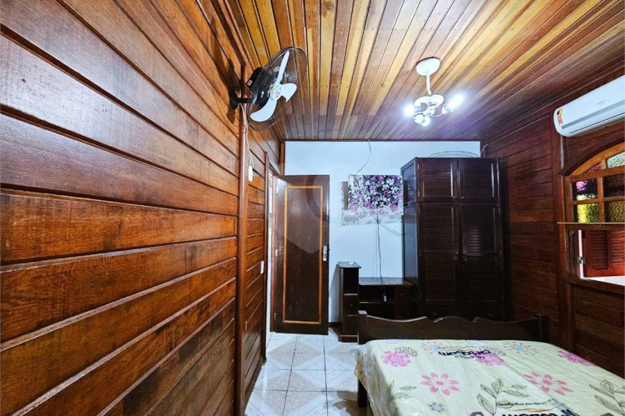Casa à venda com 4 quartos, sendo 2 suítes, em Riviera de São Lourenço, Bertioga, SP