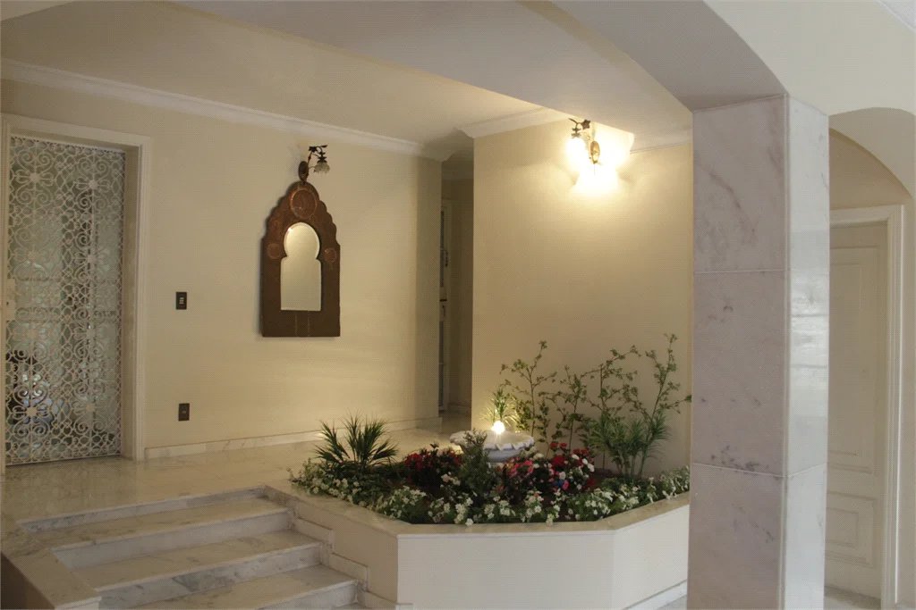 Casa à venda ou para alugar com 5 suítes em Jardim Leonor, São Paulo, SP